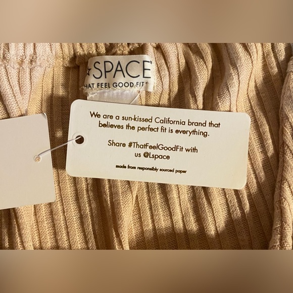 NWT L*SPACE JEMMA TOP SIZE LARGE IN SAND - Picture 8 of 8